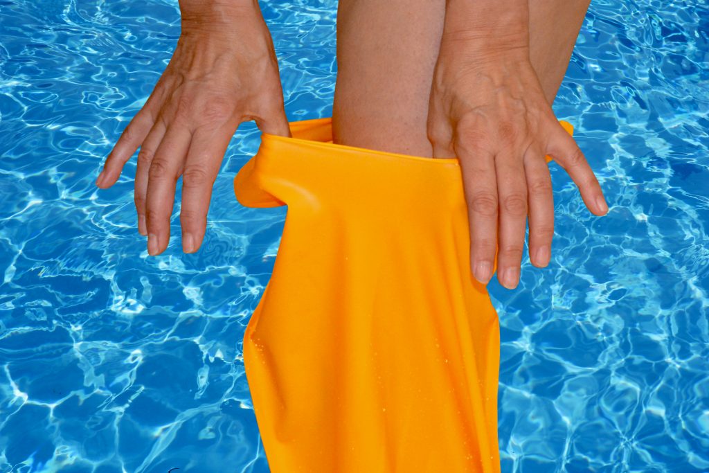 buddy® Leg opening Waterproof Wound Covers – Shower, Bath & Swim
